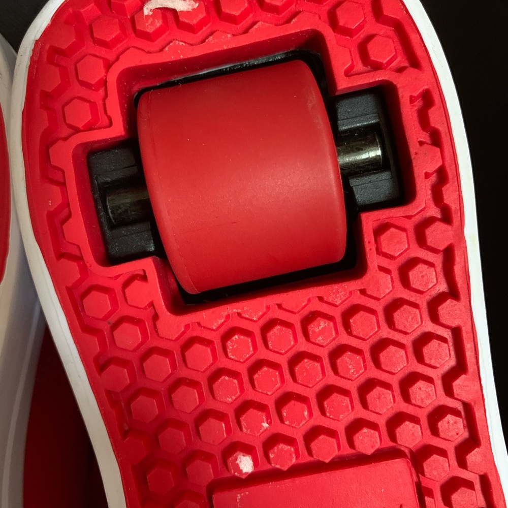 NWT- HEELYS THE ORIGINAL - Red Roller Shoes with White Soles - Picture 10 of 14
